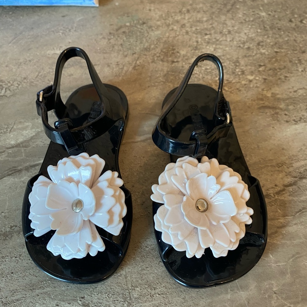 Size 5 baby jelly sandals coco Chanel style New